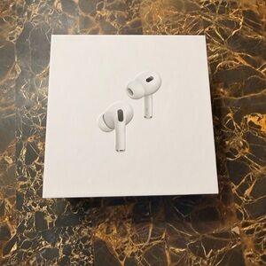 Apple AirPods Pro with MagSafe Charging Case